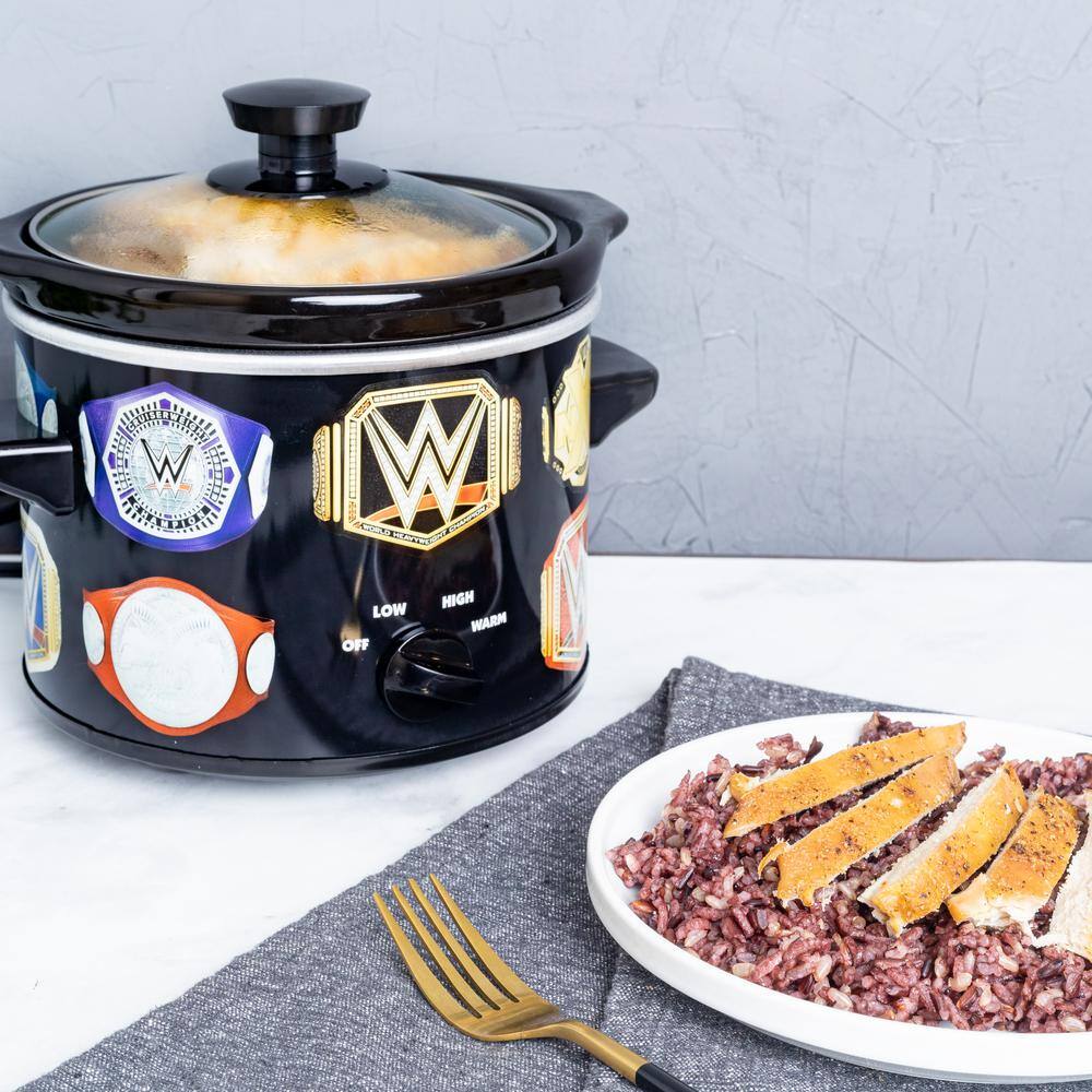 Uncanny Brands 2 qt. Black Ceramic WWE Championship Belt Slow Cooker SC2-WWE-CHB