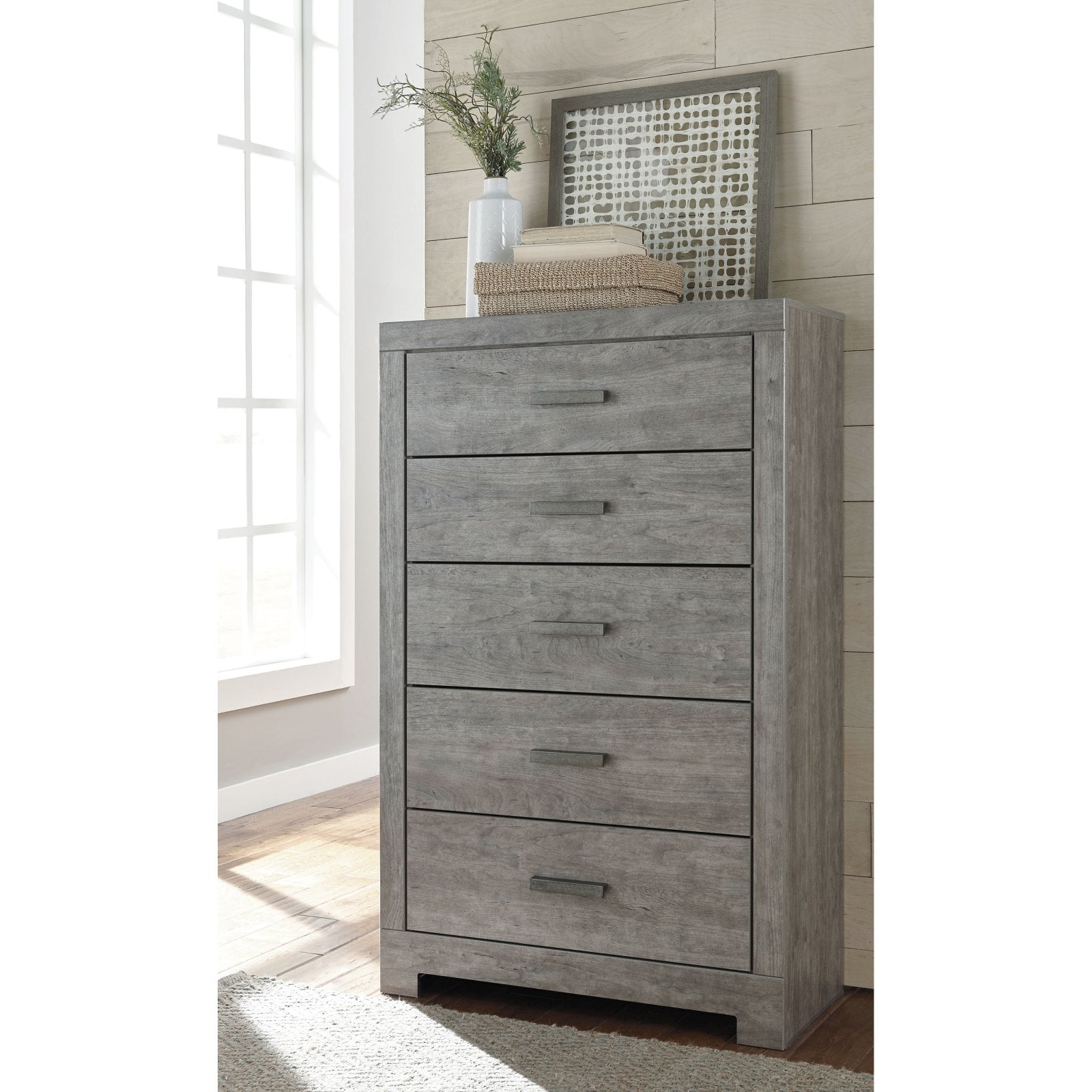 Signature Design by Ashley Culverbach 5 Drawer Chest