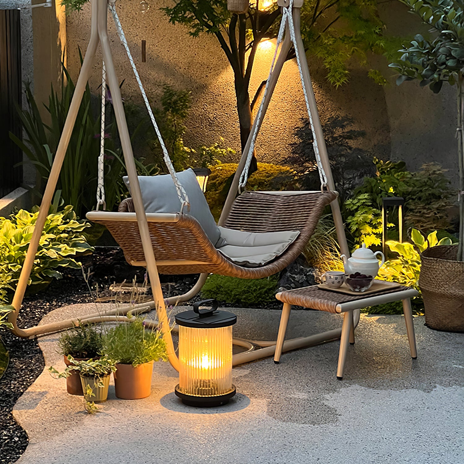 Lantern Garden Outdoor Light