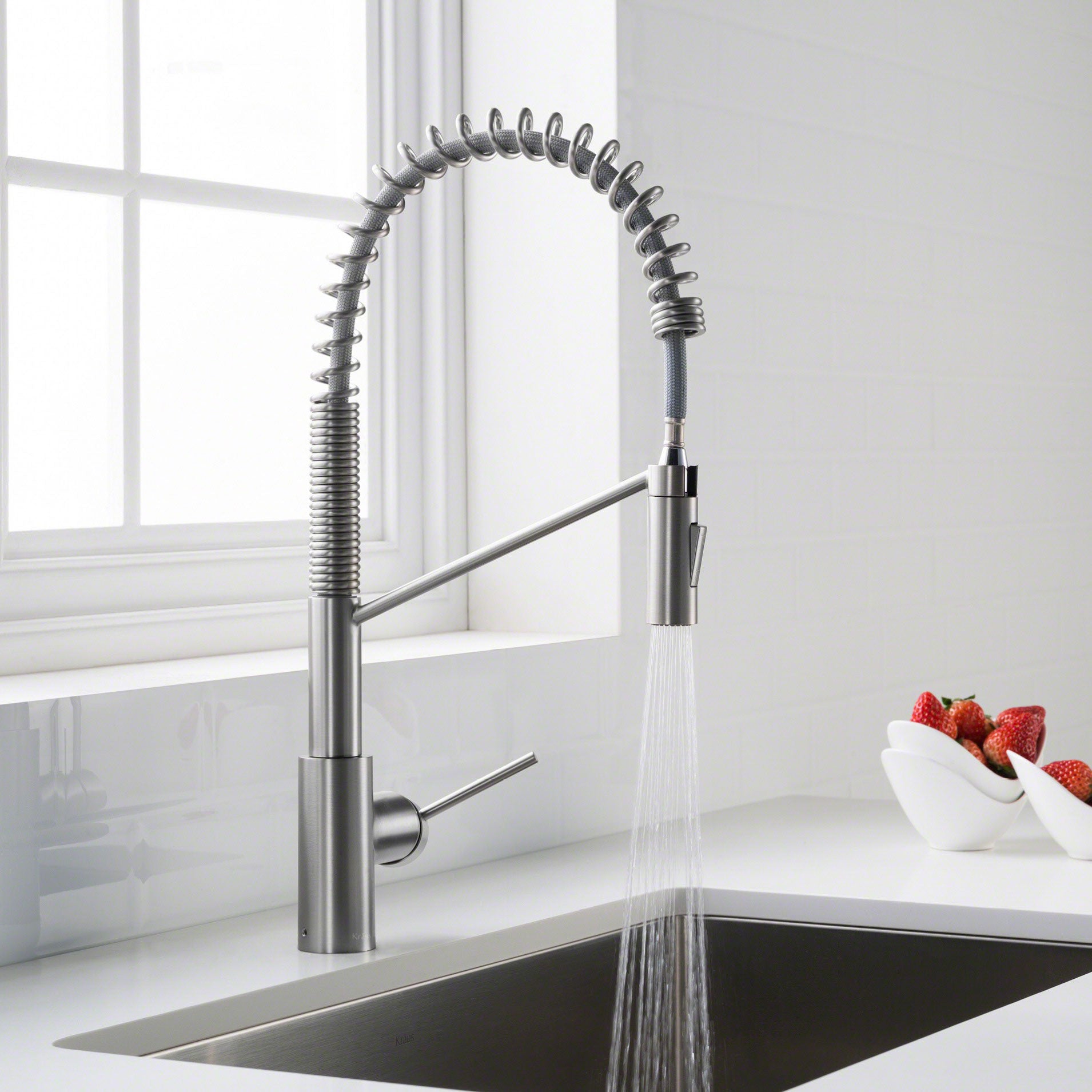 Kraus Oletto Contemporary Single Handle Pull Down Kitchen Sink Faucet， Chrome