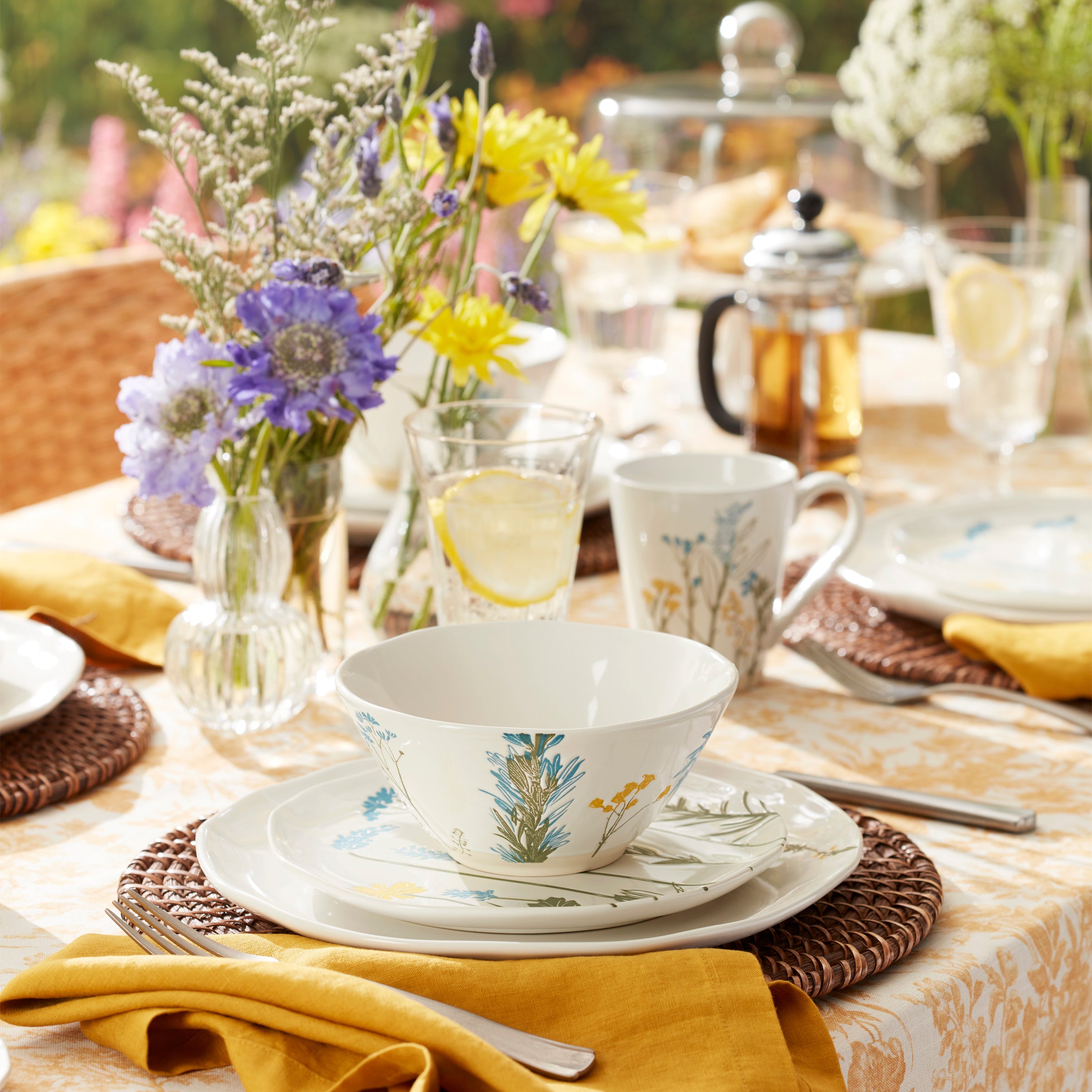 Wildflowers 16-Piece Dinnerware Set