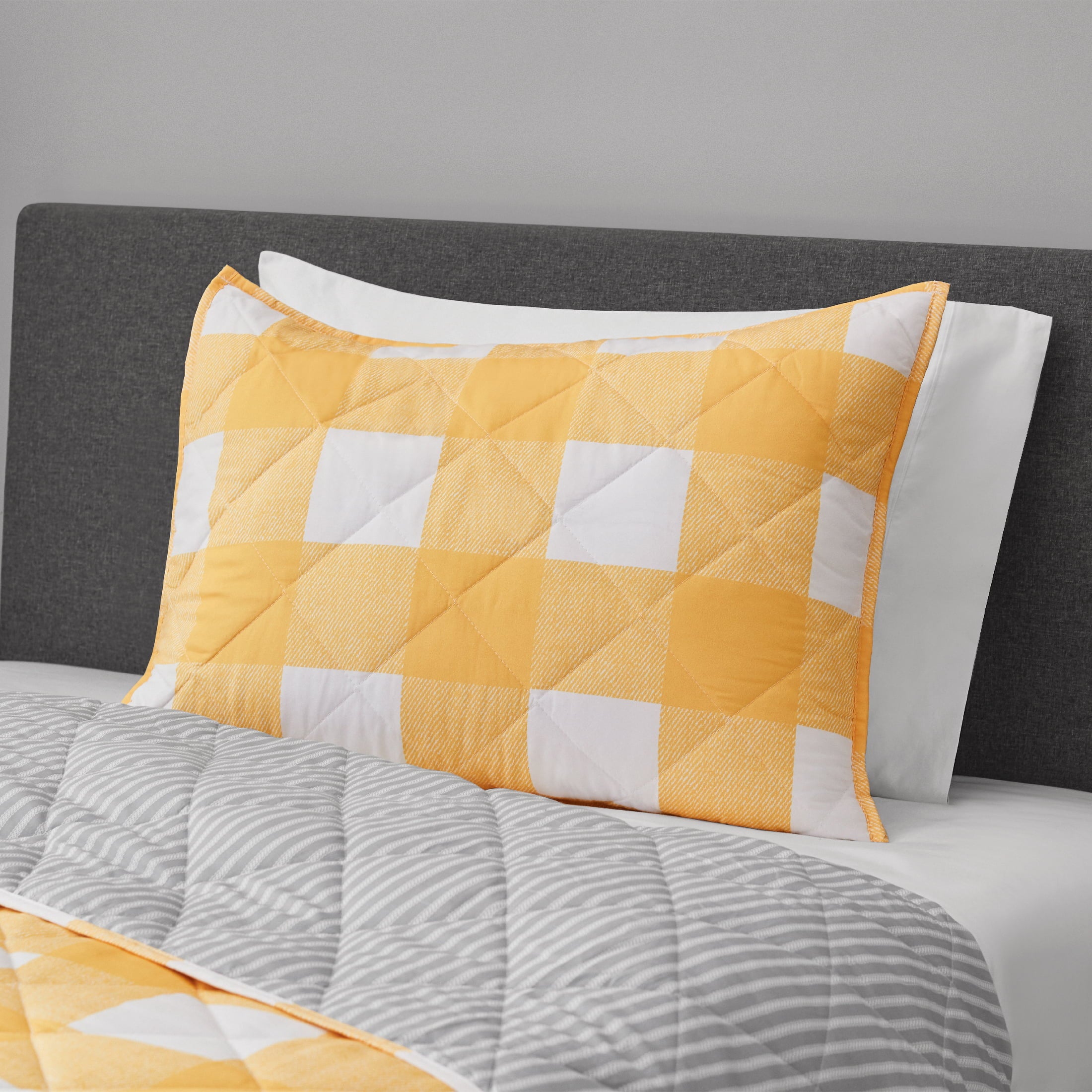 Mainstays Check Yellow Gingham Polyester Pillow Sham， Standard (1 Count)