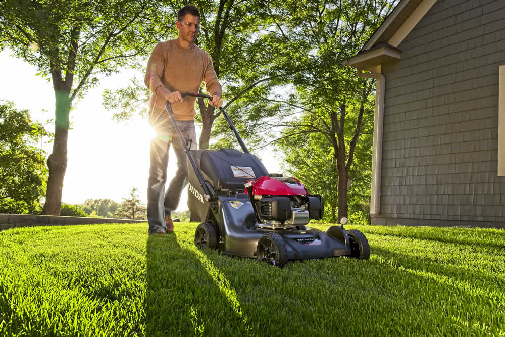 Honda 21 In. Steel Deck 3-in-1 Push Lawn Mower with GCV170 Engine and Auto Choke HRN216PKA from Honda