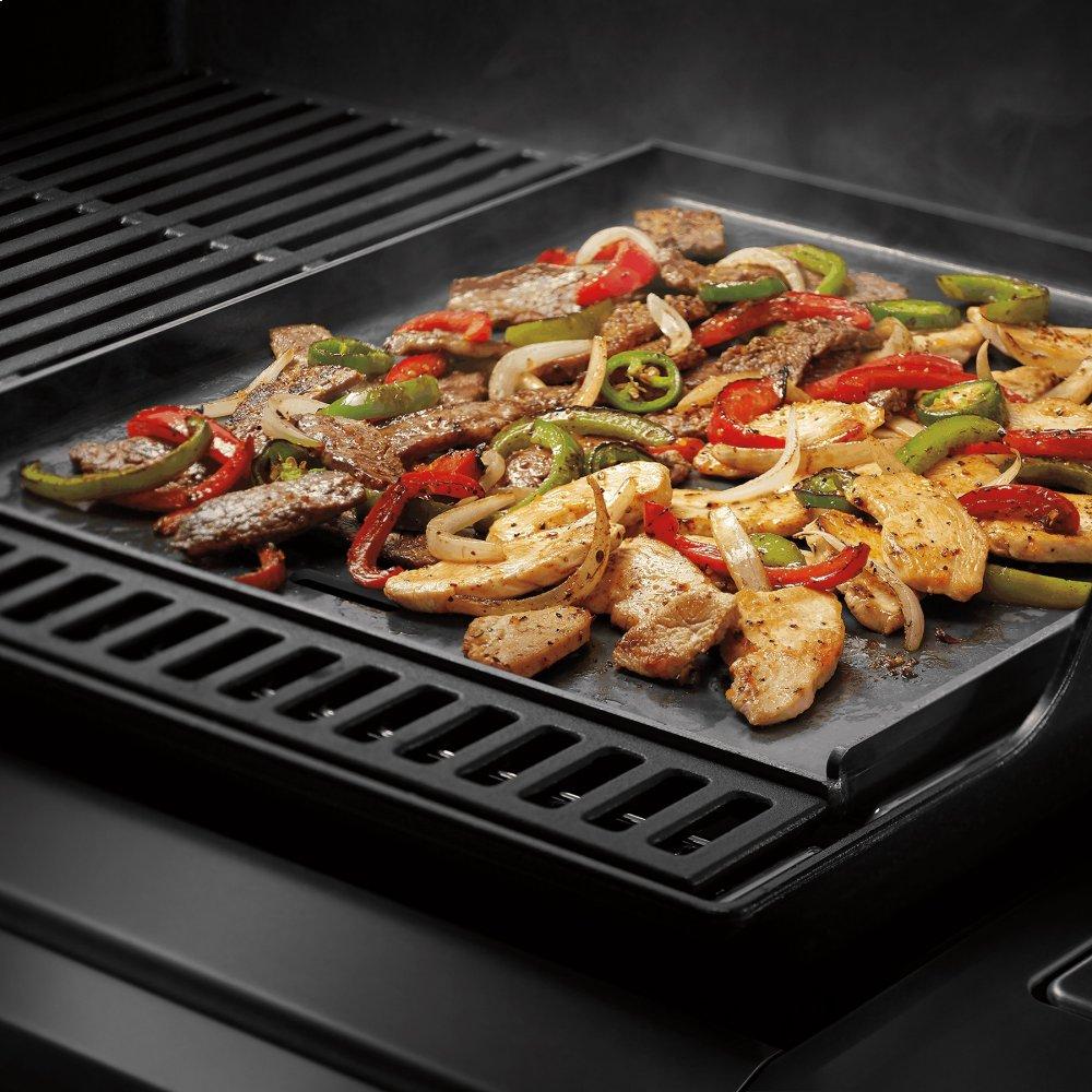 Weber 35913401 Genesis E-325S With Weber Crafted Griddle - Lp