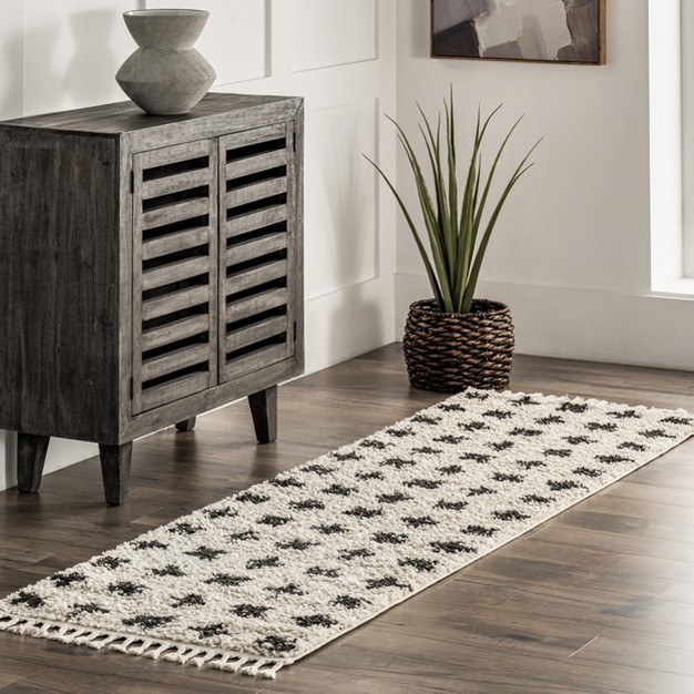 Nuloom Fatima Cross Cozy Shag Tassel Area Rug