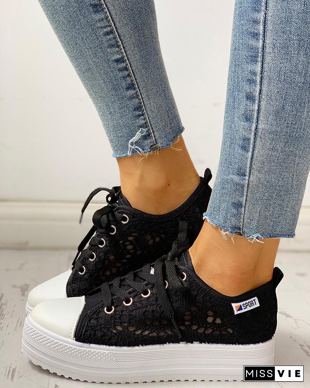 Colorblock Eyelet Hollow Out Lace-Up Sneakers