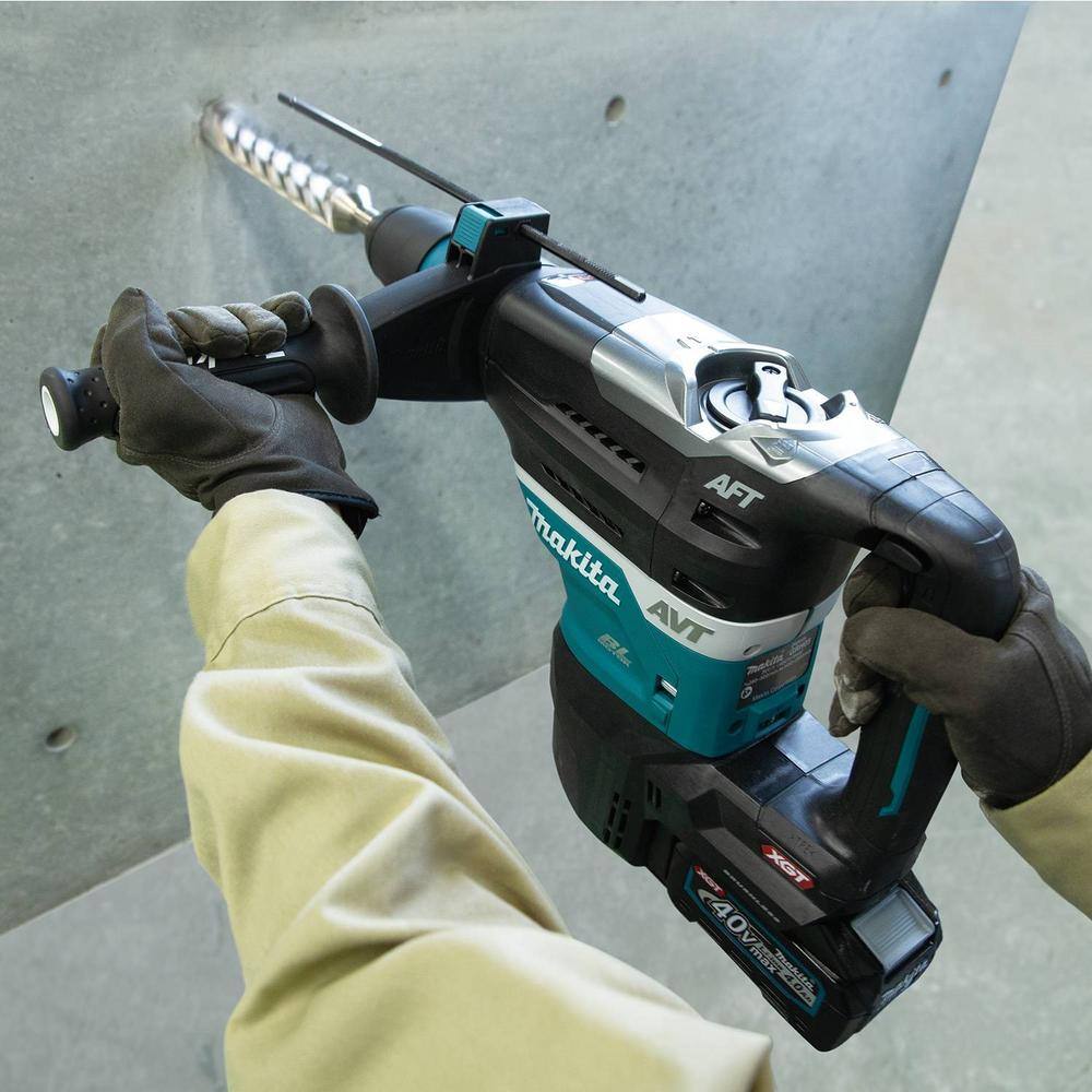 Makita 40V Max XGT Brushless Cordless 1-916 in. AVT Rotary Hammer Kit AFT AWS Capable (4.0Ah) GRH05M1