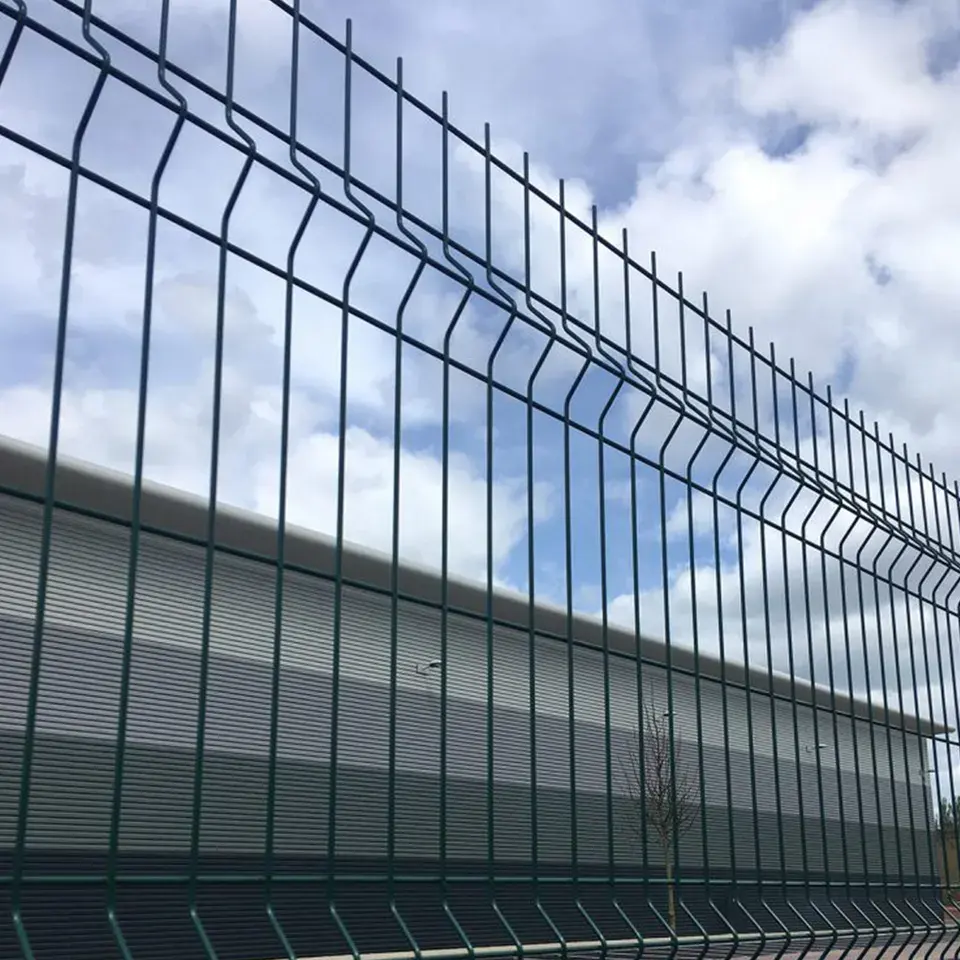 Factory Supply PVC Coated Triangle Bend Wire Mesh Fence 3D Curved Welded Wire Mesh Fence