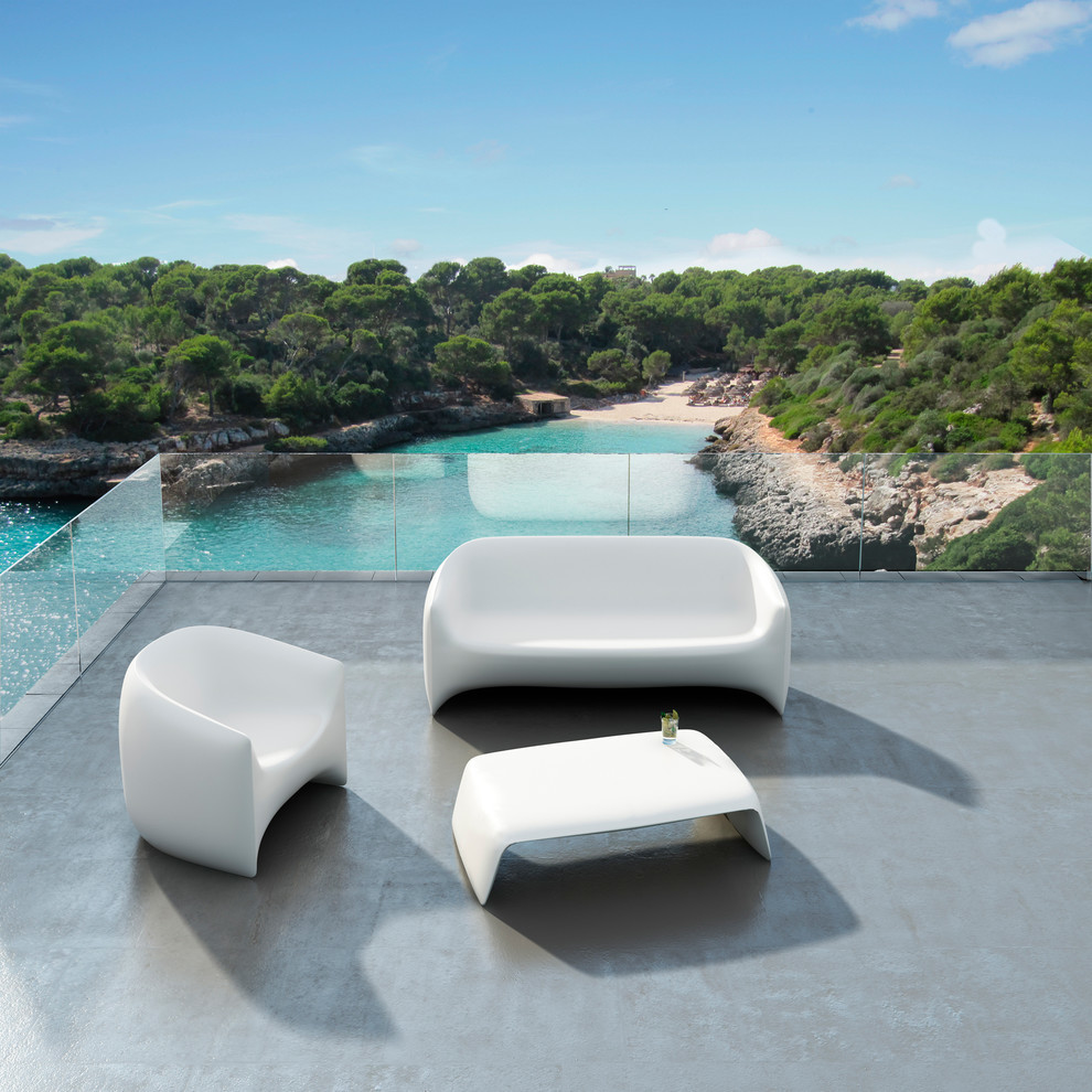 Vondom Blow Indoor/Outdoor Coffee Table   Contemporary   Outdoor Coffee Tables   by Vondom  Houzz