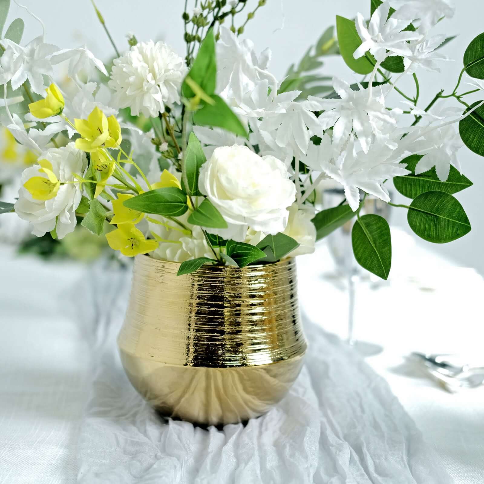 2 Pack Gold Textured Round Ceramic Flower Plant Pots, Cylindrical Bell Shaped Metallic Gold Brushed Planter Pot 6