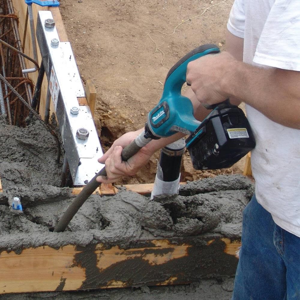 Makita 18V LXT Lithium-Ion Cordless 8 Ft. Concrete Vibrator Kit (5.0Ah) XRV02T from Makita