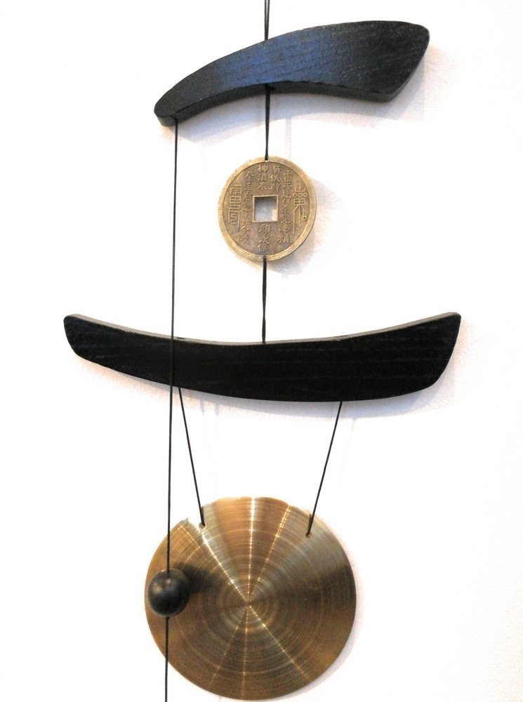 THY COLLECTIBLES Feng Shui Brass Gong Wind Chime for Patio， Garden， Terrace， Balcony Or Any Room - Beautiful Decor Piece