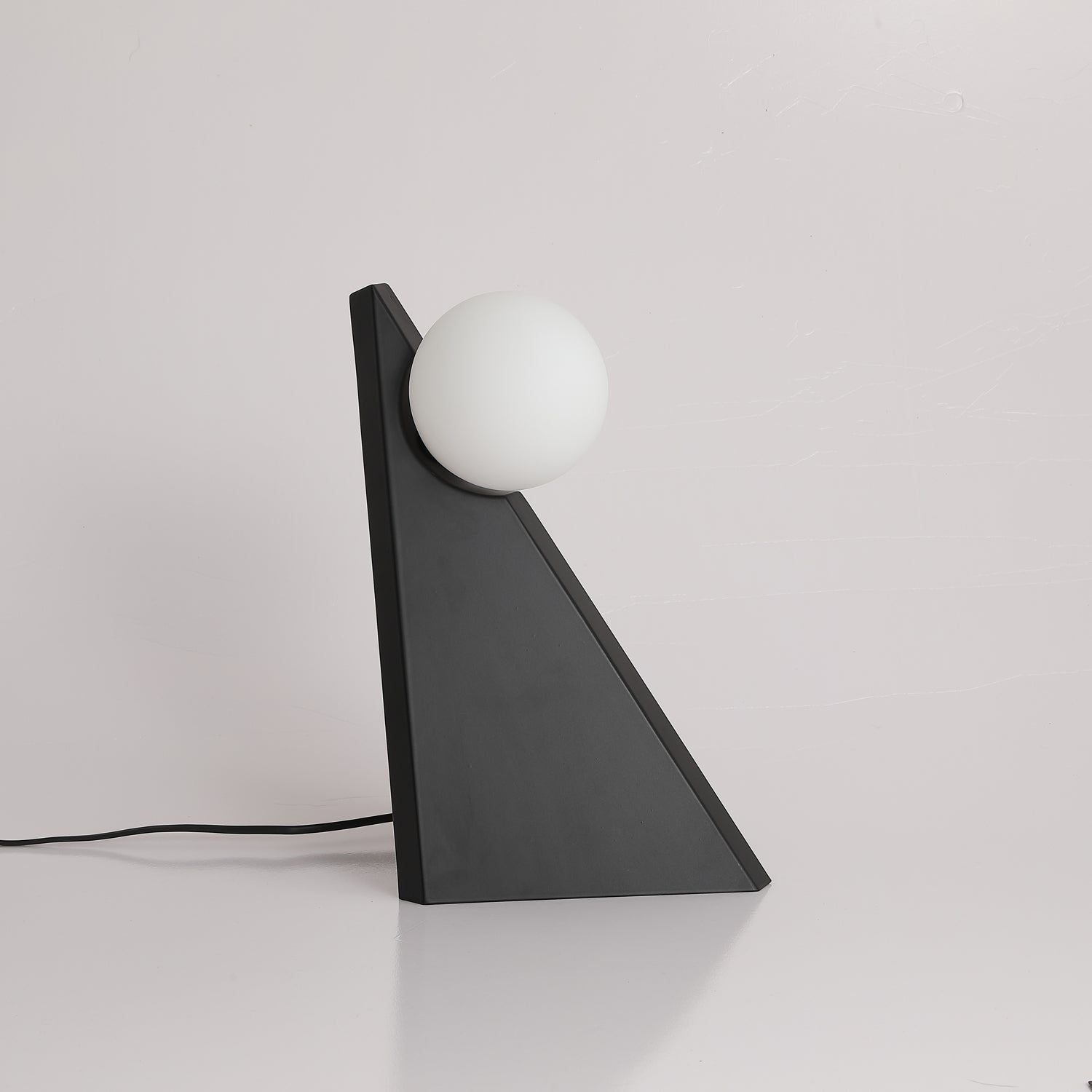 Noir Roy Table Lamp