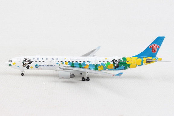 Herpa China Southern A330 300 1/500  HE535205