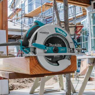 Makita 15 Amp 8-14 in. Magnesium Circular Saw 5008MGA