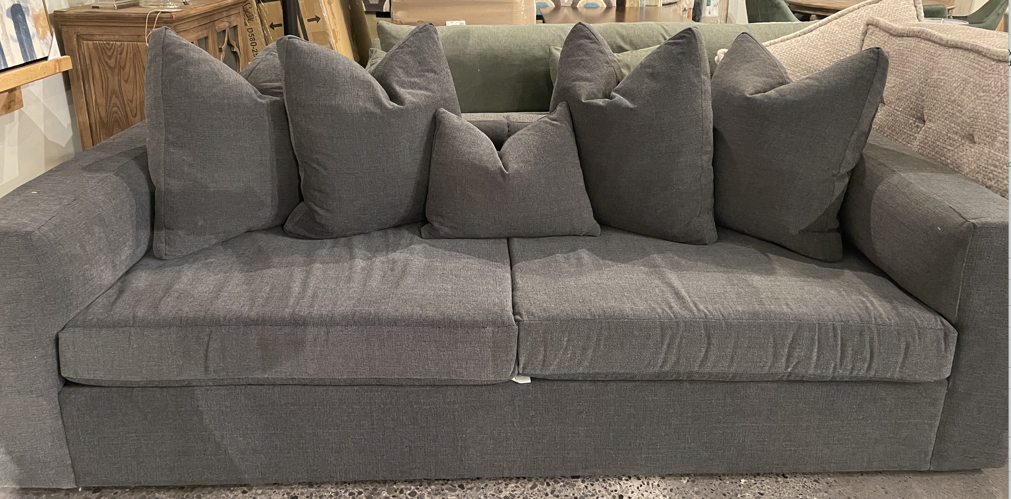 DONATO ESTATE SOFA