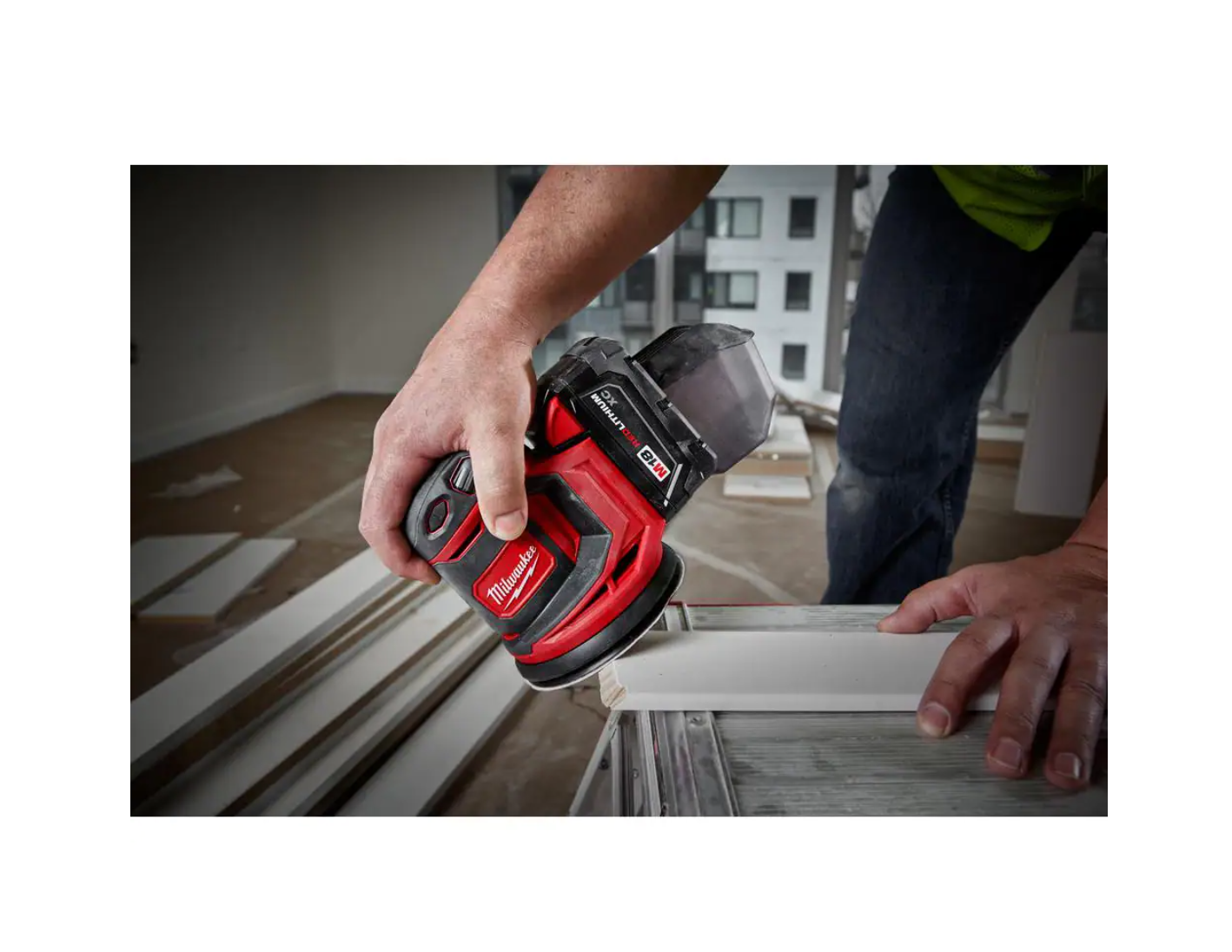 Milwaukee 2630-20-2648-20 M18 18V Lithium-Ion Cordless 6-1/2 in. Circular Saw with M18 5 in. Random Orbit Sander