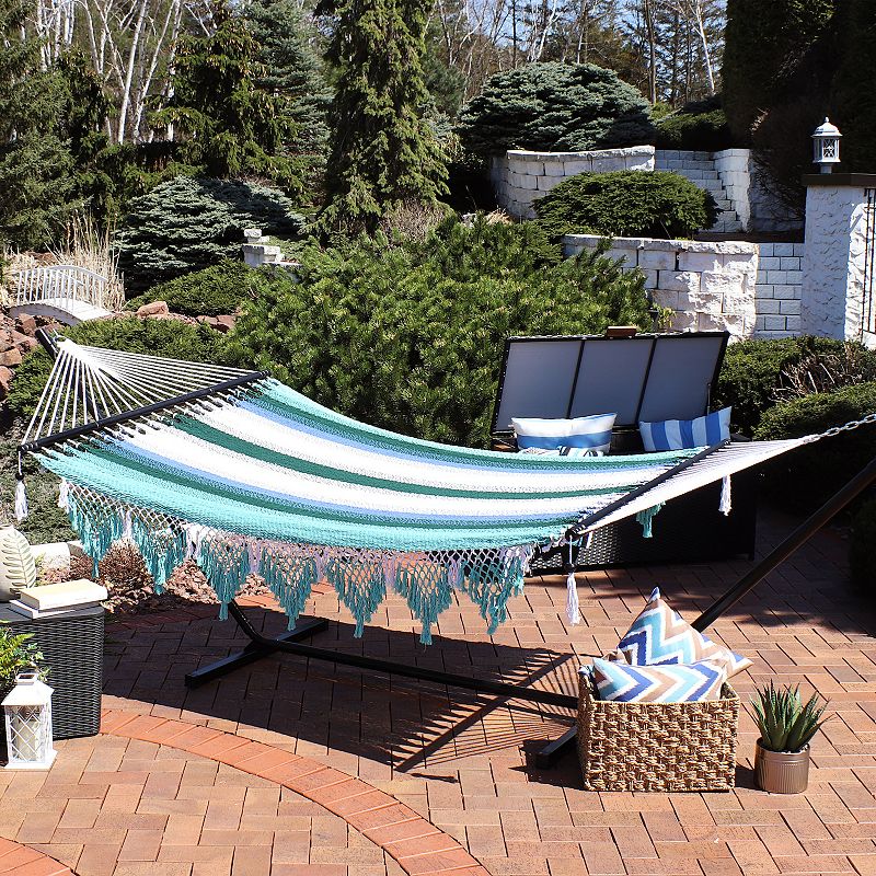 Sunnydaze 2-Person Woven Hammock with Wooden Spreader Bars