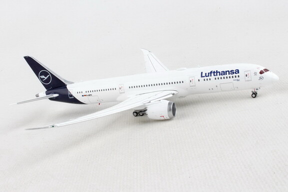 GeminiJets GJ2046F Gemini Lufthansa 787 9 1/400 Fl...