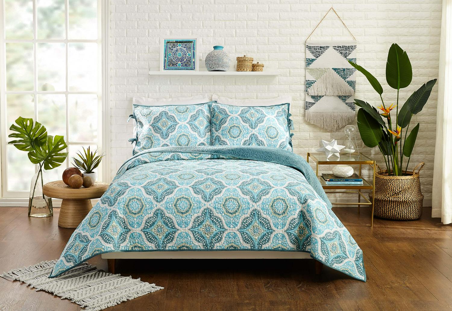 Better Homes and Gardens Aqua Velvet Medallion Quilt， Full/Queen