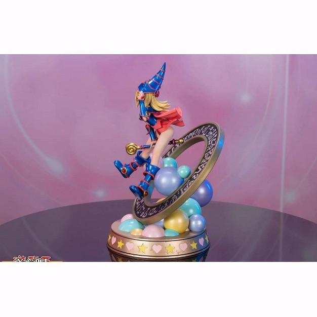 Dark Horse Comics Yu gi oh Dark Magician Girl Statue Standard Vibrant Edition