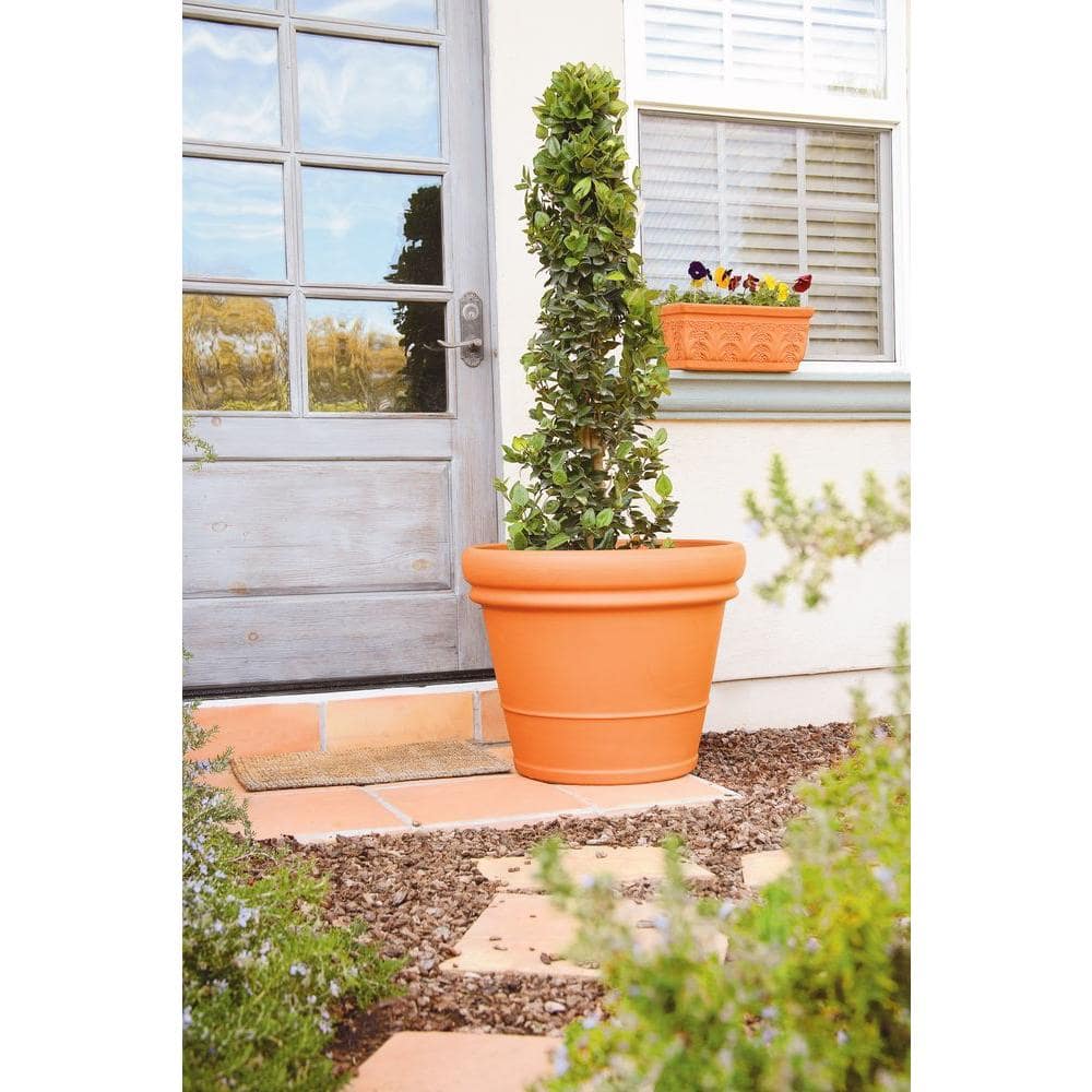 Pennington 18.5 in. Large Heavy Rimmed Terra Cotta Clay Pot 100043002