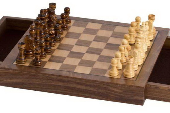 CHH 2140 10 Walnut Magnetic Chess Box