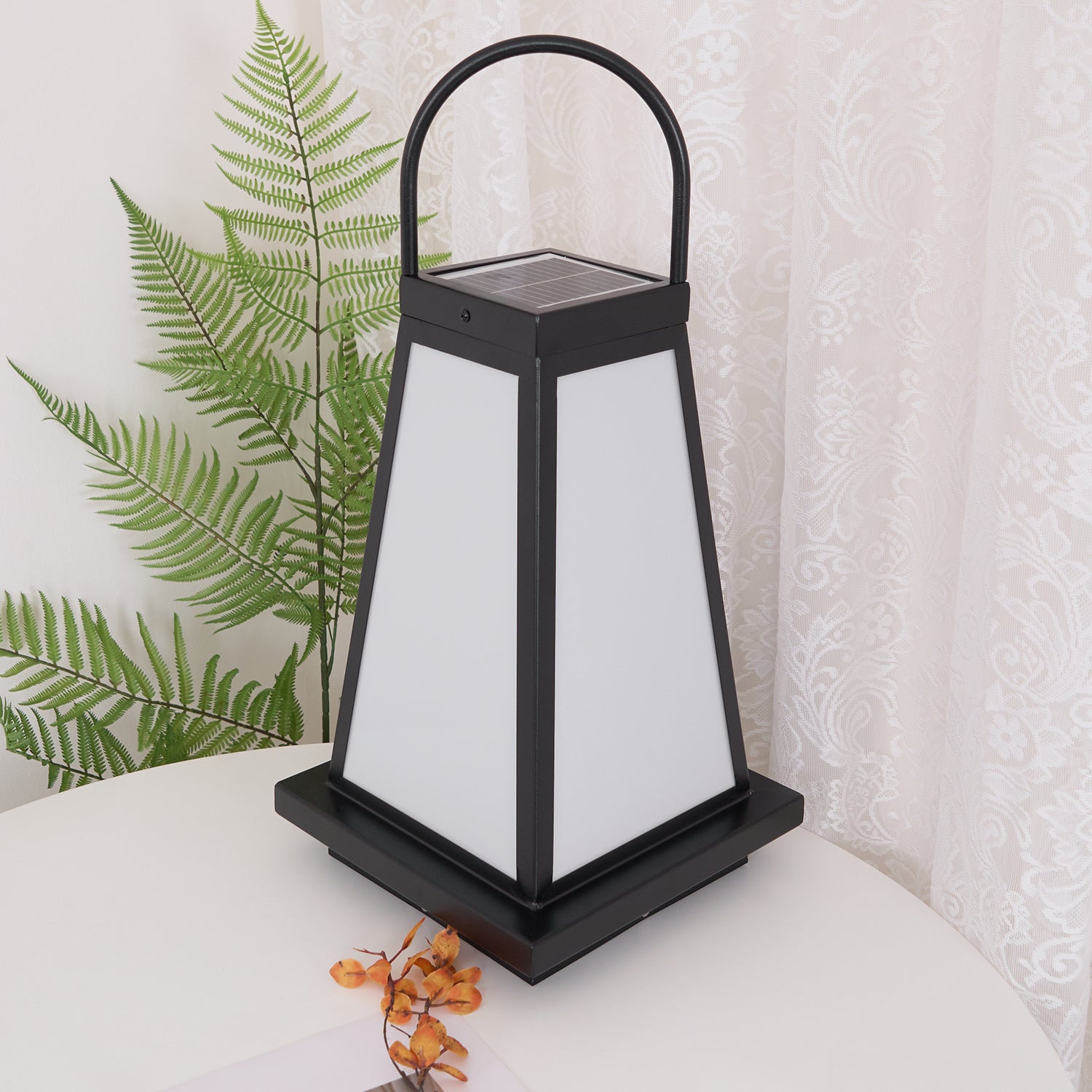 Roam Lantern Solar Outdoor Lamp