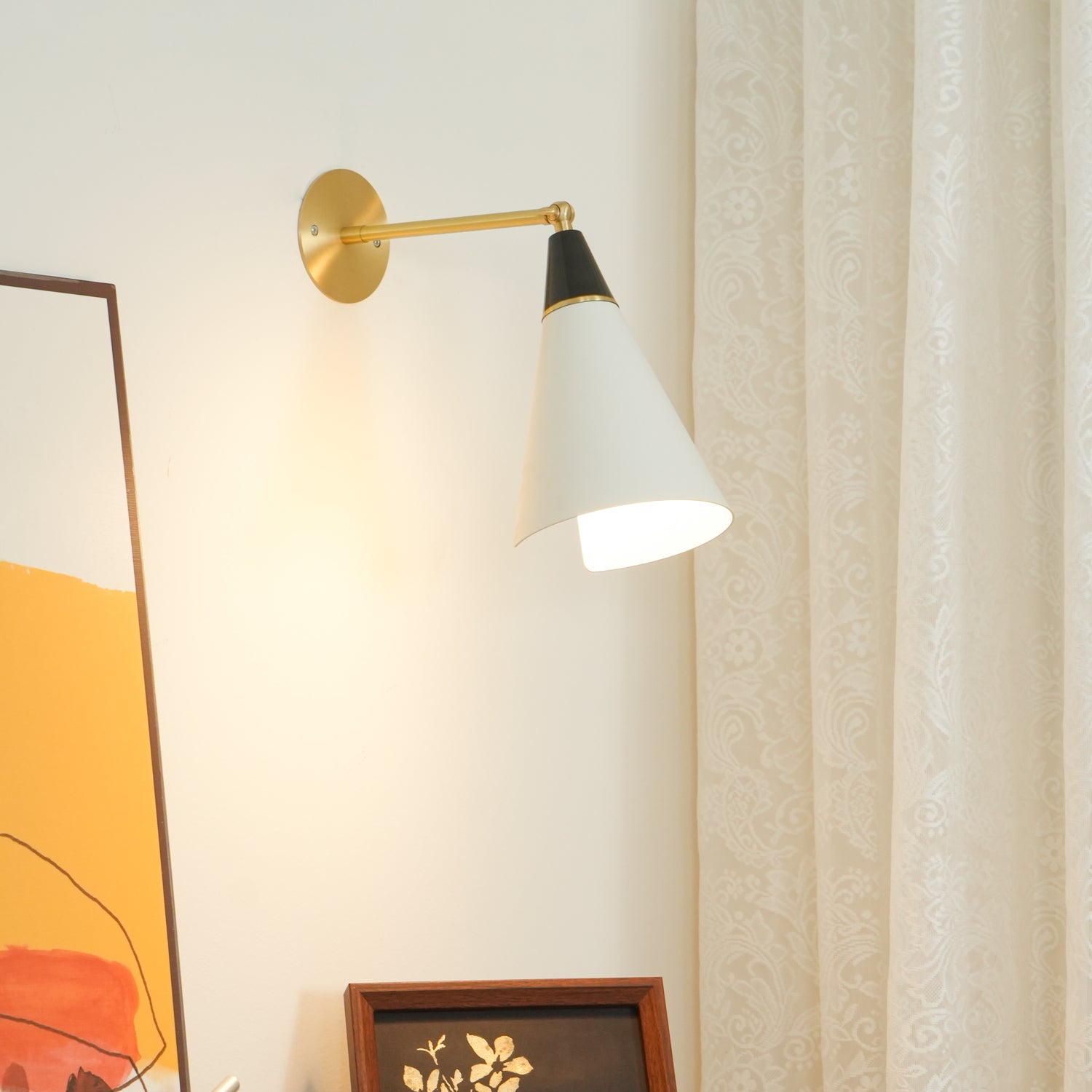 Petite Magari Wall Lamp