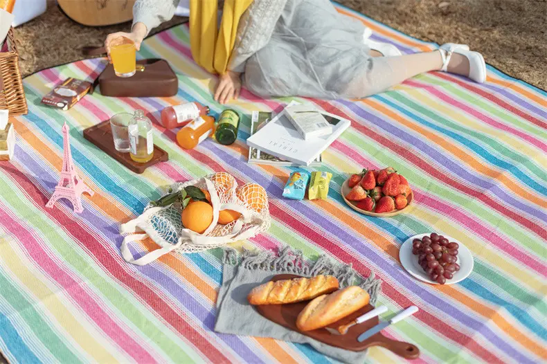 Outdoor Recycled Portable Foldable Waterproof Large Moisture Pad Roll Up Beach Acrylic Fabric Camping Picnic Mat