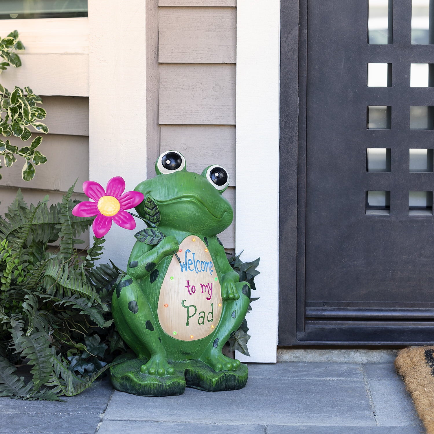 Alpine Corporation 12" x 9" x 18" Polyresin Lighted Welcome Frog Garden Statue, Green/Pink