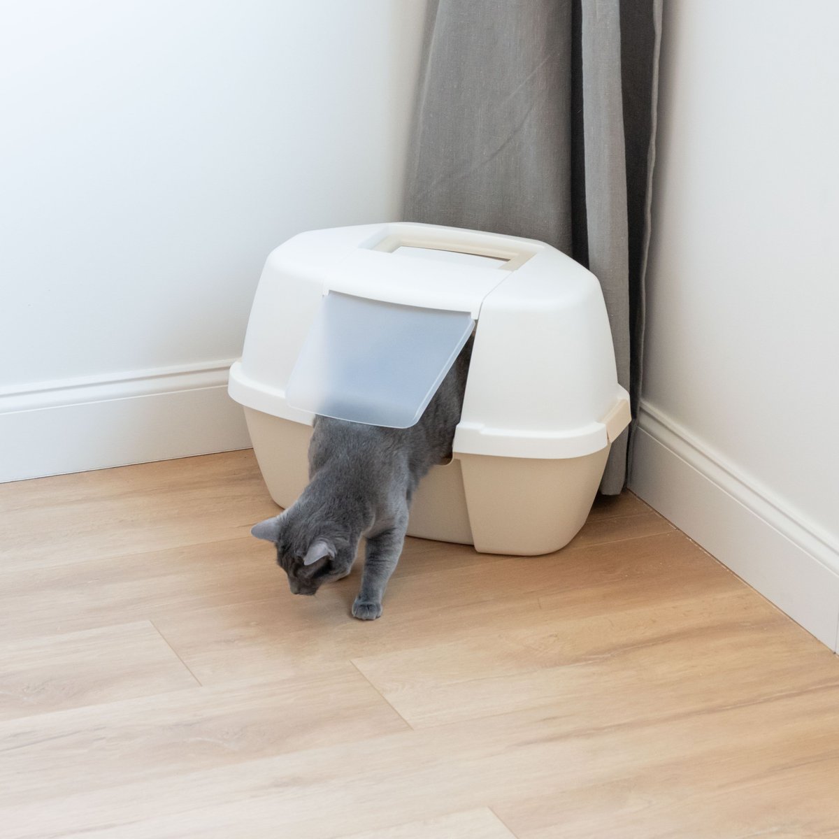 IRIS USA Enclosed Corner Cat Litter Box with Front Door Flap and Scoop， Large， Almond