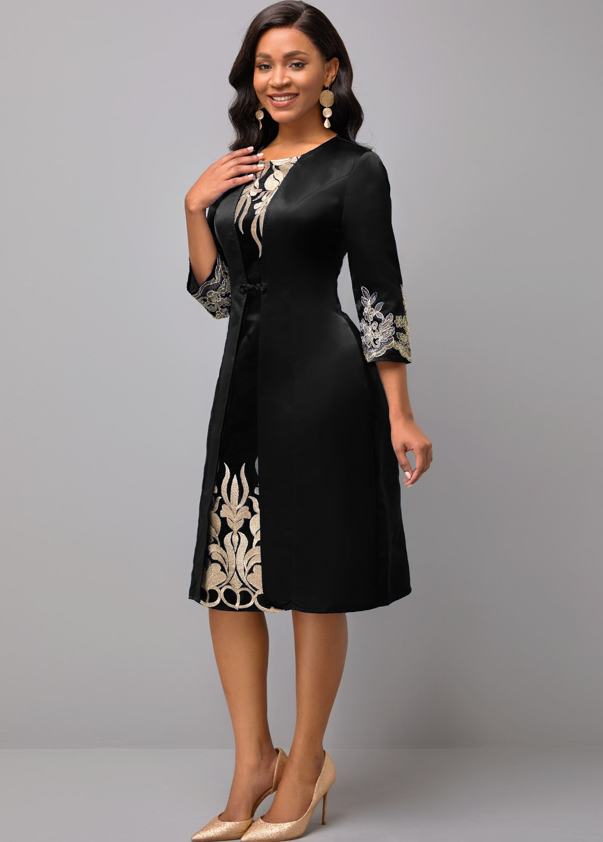 Round Neck 3/4 Sleeve Embroidered Dress