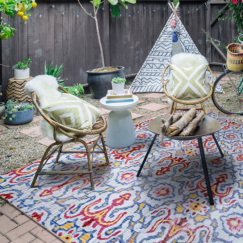 Couristan Xanadu Puebla Violeta Indoor / Outdoor Colorful Geometric Rug