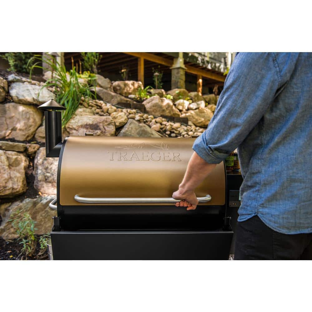 Traeger Pro 780 Wifi Pellet Grill and Smoker in Bronze TFB78GZE