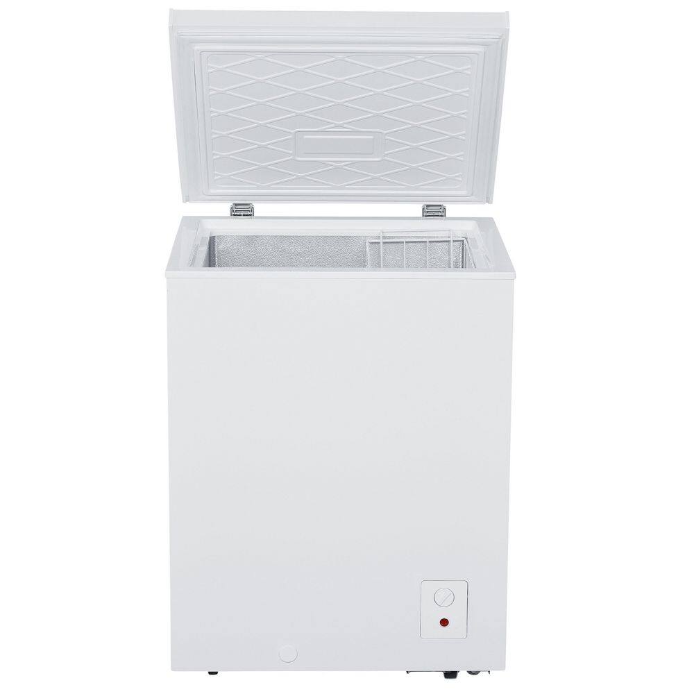 Magic Cool 5.0 cu ft Manual Defrost Chest Freezer in White MCCF5WI