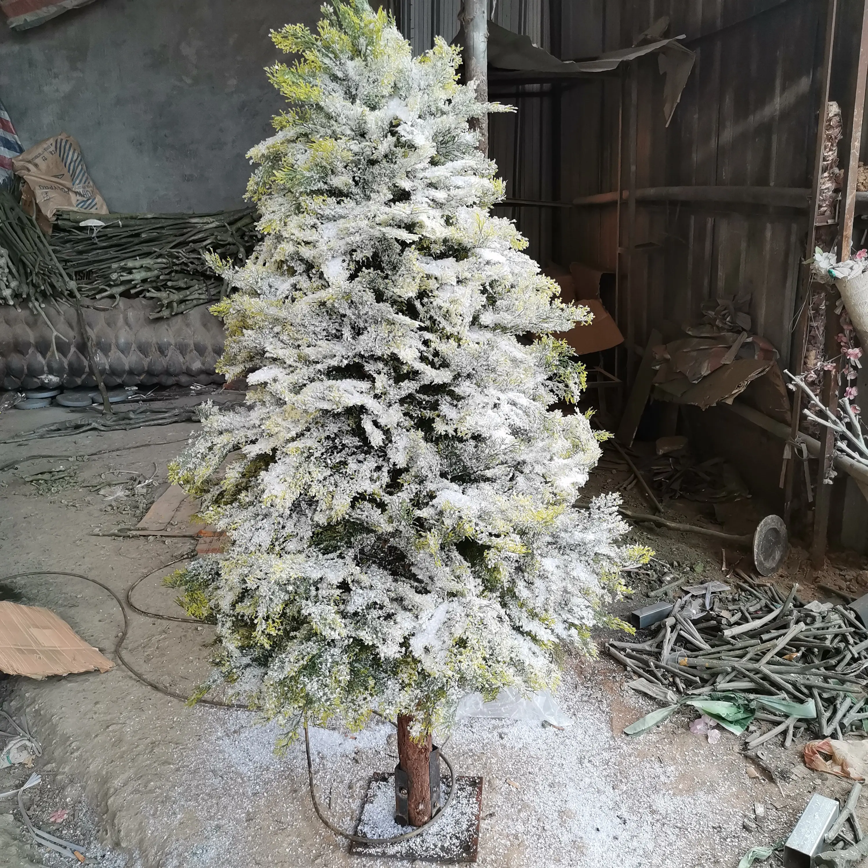 Garden supplies artificial christmas tree garden supplies for Home Office Artificial Pine