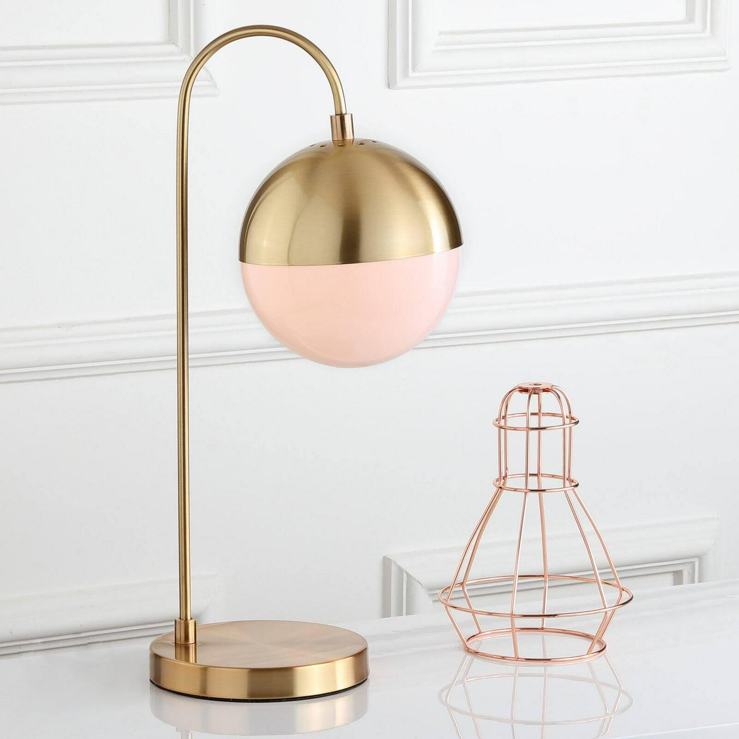 Safavieh Cappi Modern 20.5 in. High Table Lamp， Gold