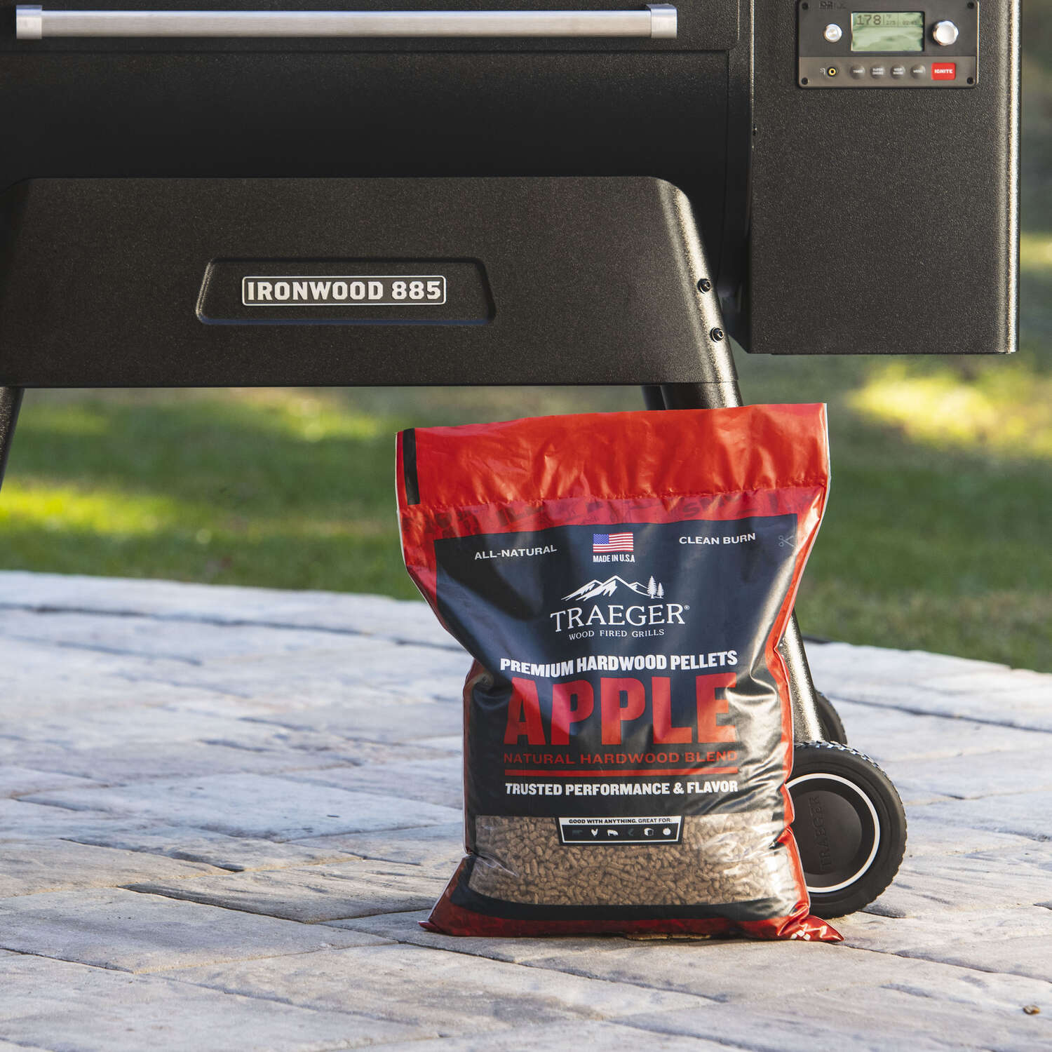 Traeger Premium All Natural Apple BBQ Wood Pellet 20 lb