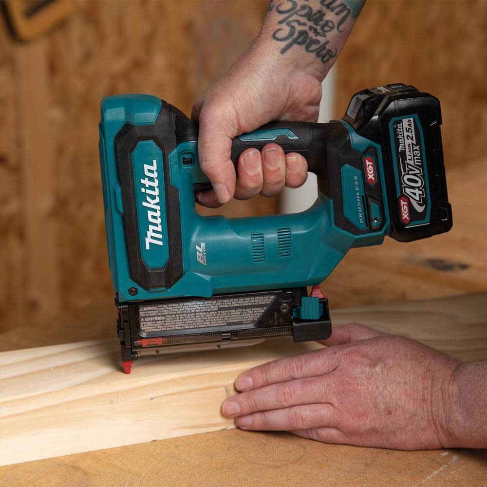 Makita 40V max XGT Pin Nailer Kit Brushless Cordless 23 Gauge 2.5Ah ;