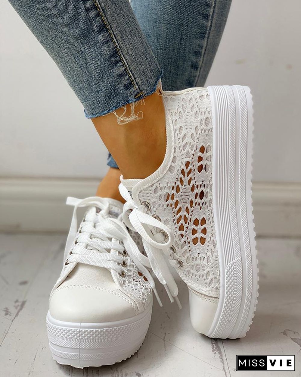 Colorblock Eyelet Hollow Out Lace-Up Sneakers