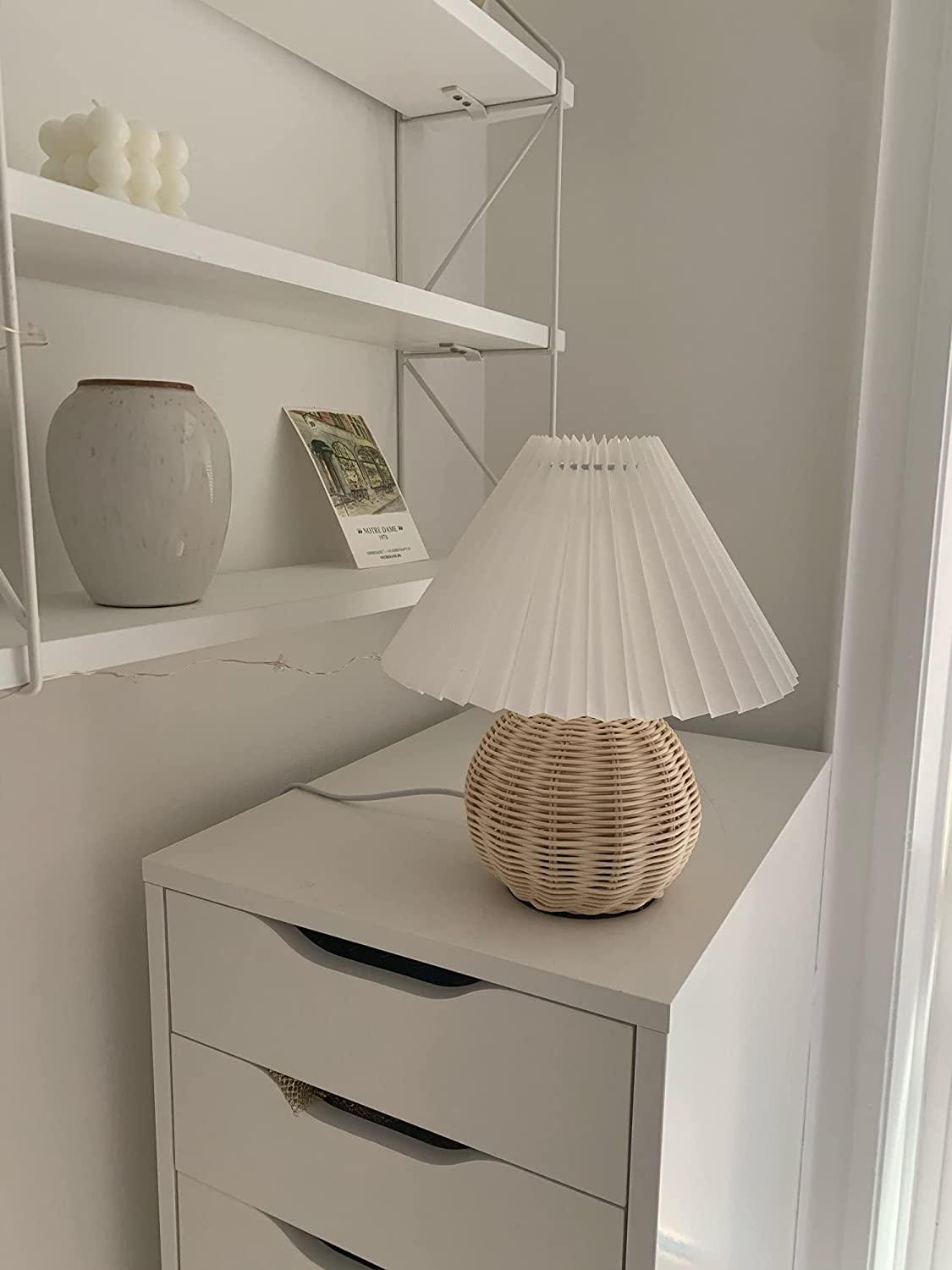 Rattan Pleated Table lamp