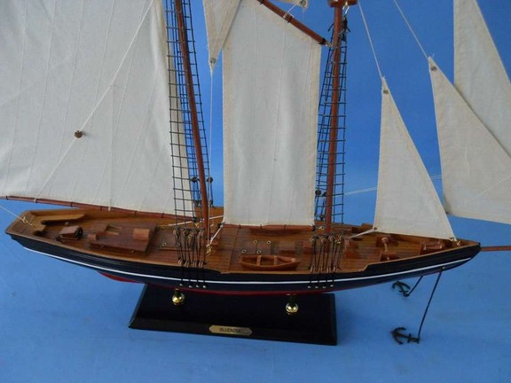 Handcrafted Model Ships BIuenose 32 Wooden Bluenos...