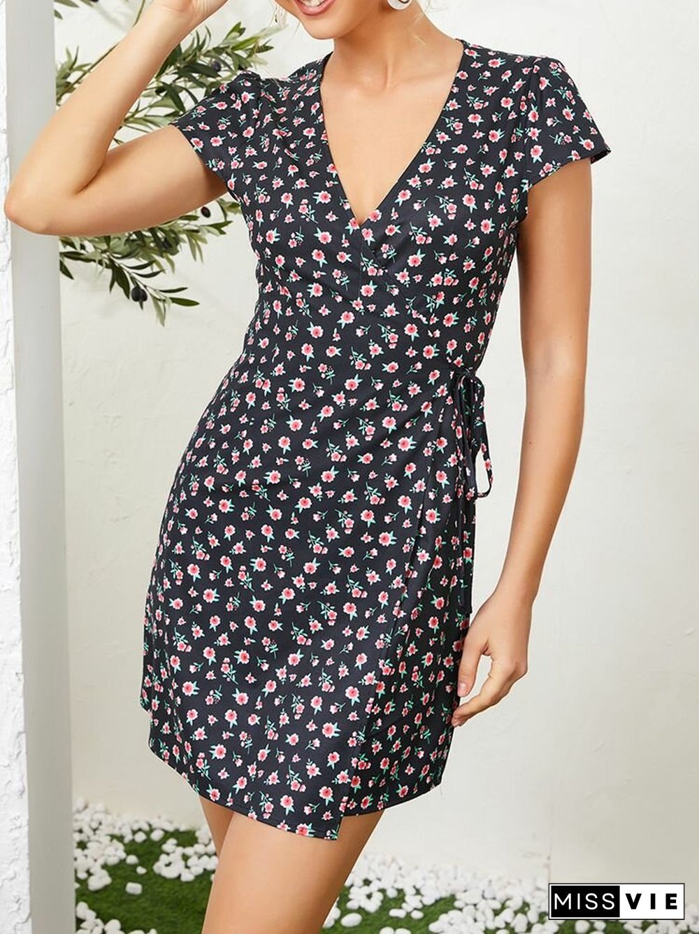 Women Holiday Short Sleeve V-neck Knotted Floral Print Dress