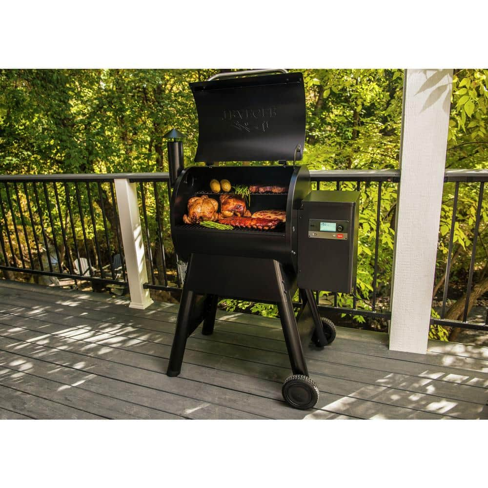 Traeger Pro 575 Wifi Pellet Grill and Smoker in Black TFB57GLE