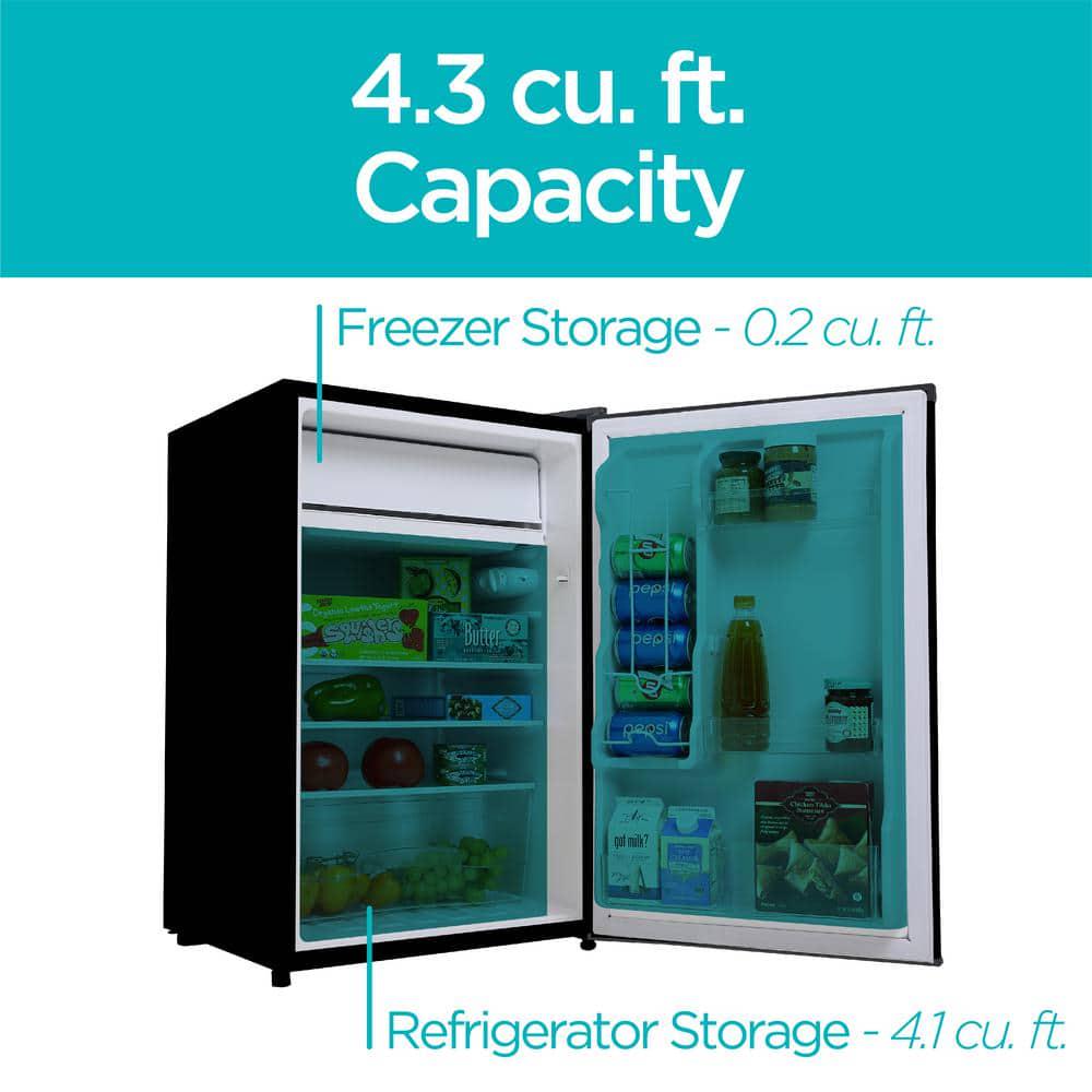 BLACKDECKER 43 cu ft Mini Refrigerator With Freezer in Black