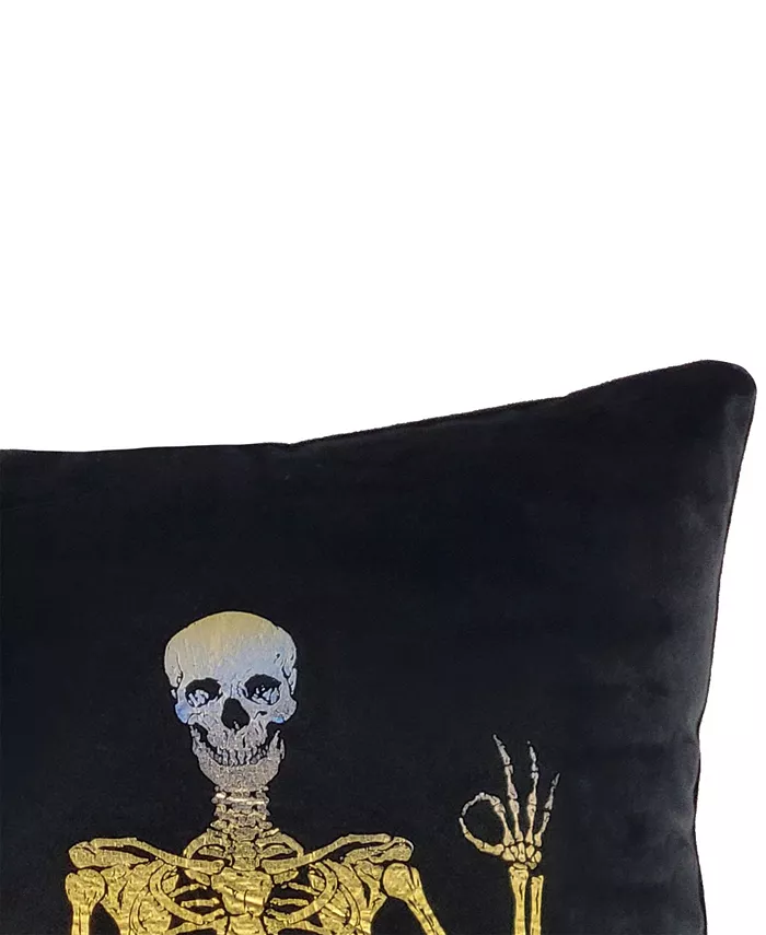 Edie@Home Velvet Rocker Skeletons Decorative Throw Pillow， 18 x 18