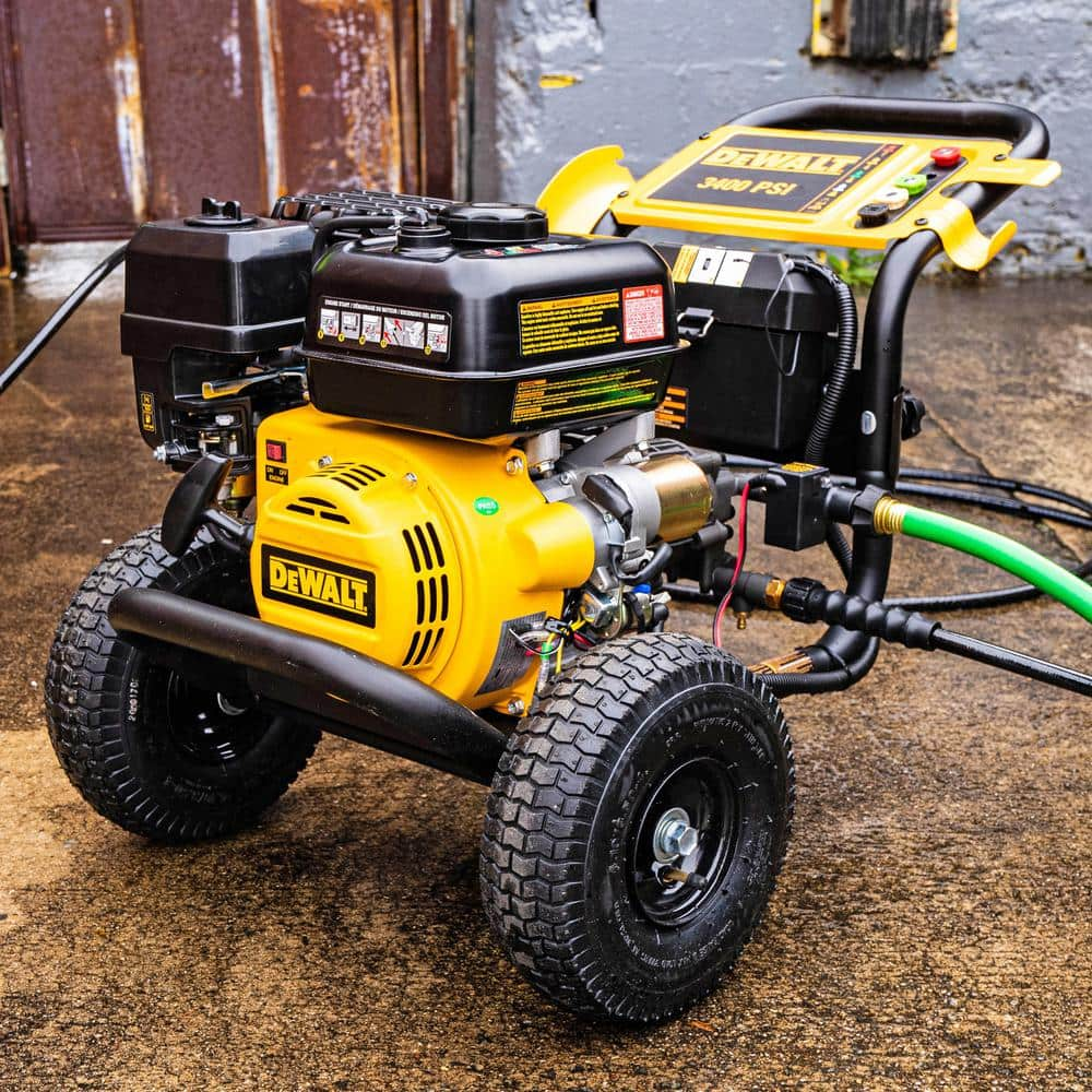 DEWALT 3400 PSI 2.5 GPM Gas Cold Water Pressure Washer with Electric Start Engine DXPW3425E