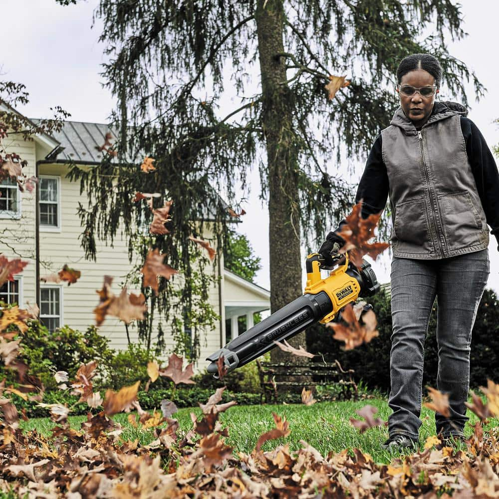 Dewalt 20V MAX 125 MPH 450 CFM Cordless Brushless Battery Powered Handheld Leaf Blower (Tool Only)