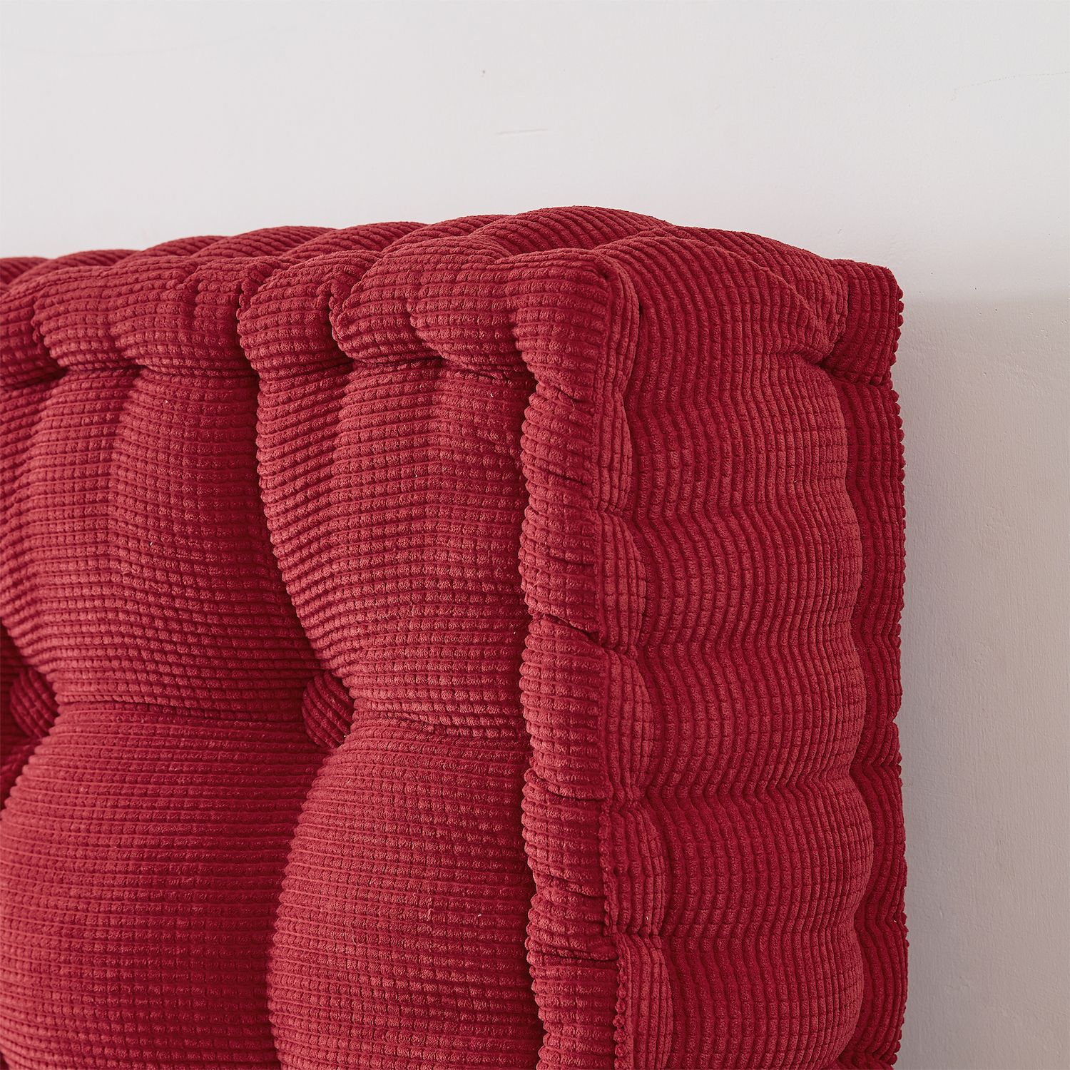 Rainha - Ultra Thick Tufted Floor Pillow